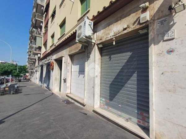 negozio in affitto a Roma in zona Tuscolano
