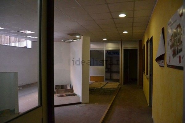 locale di sgombero in affitto a Roma in zona Casal Morena