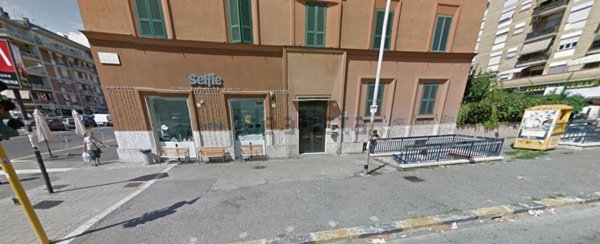 locale commerciale in affitto a Roma in zona Don Bosco