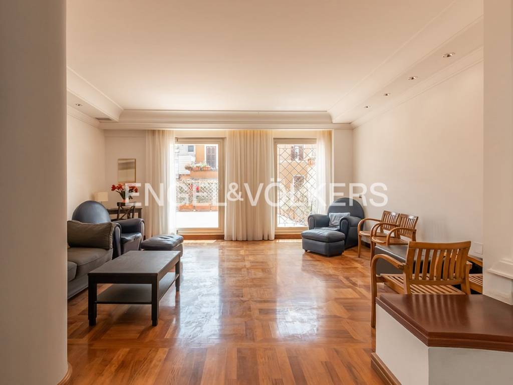 appartamento in affitto a Roma in zona Trevi-Colonna