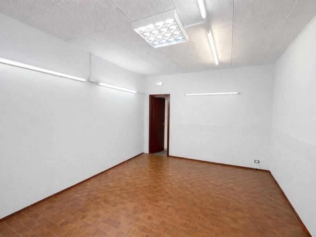 negozio in affitto a Roma in zona Esquilino