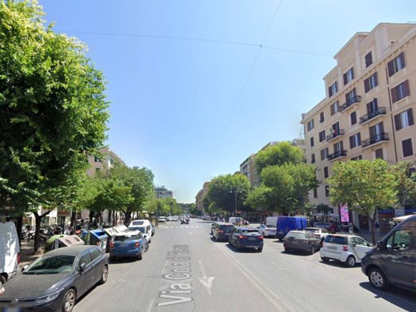 negozio in affitto a Roma in zona Rione Prati
