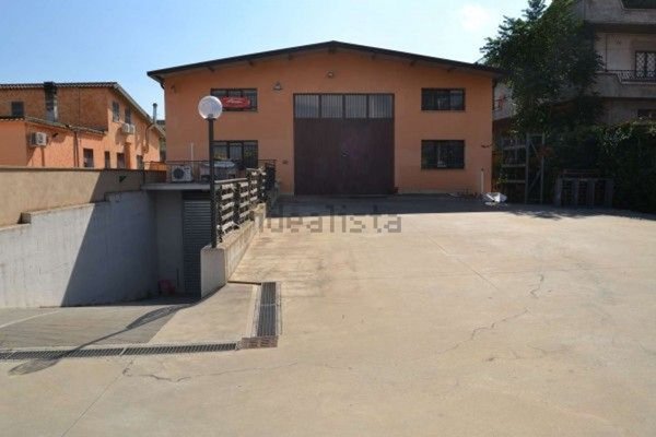 capannone in affitto a Roma