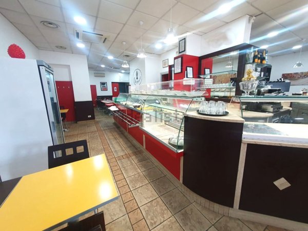 negozio in affitto a Roma in zona EUR