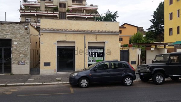 locale commerciale in affitto a Roma