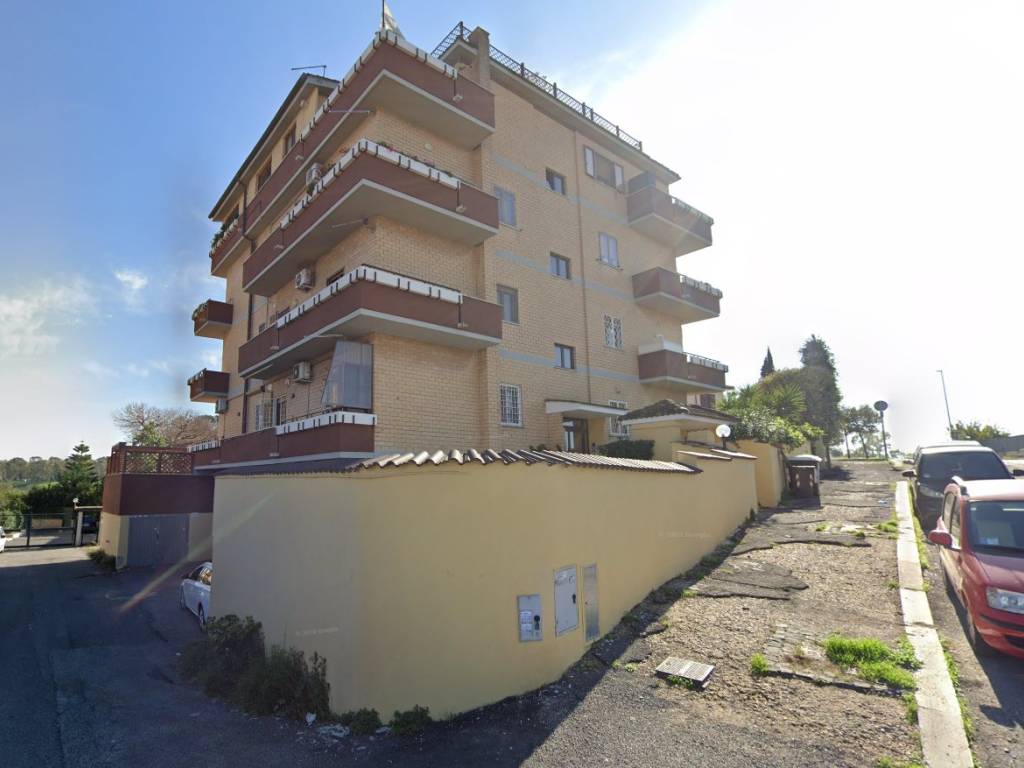 negozio in affitto a Roma in zona Massimina/Casal Lumbroso