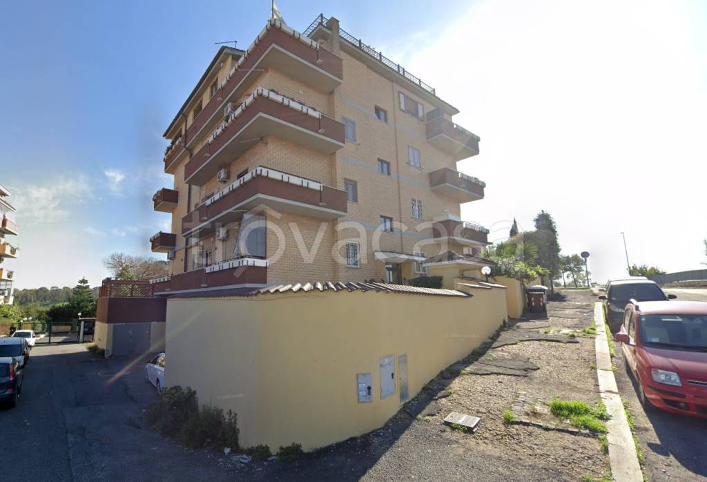 negozio in affitto a Roma in zona Massimina/Casal Lumbroso