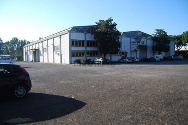 capannone in affitto a Roma in zona Appio Claudio