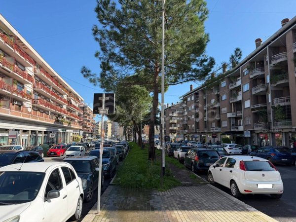 negozio in affitto a Roma in zona Monte Sacro/Talenti