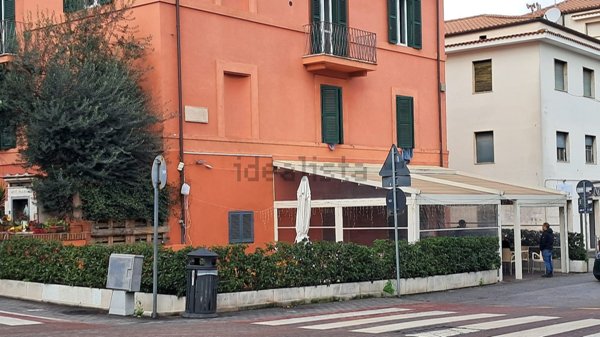 negozio in affitto a Roma in zona Appio Pignatelli