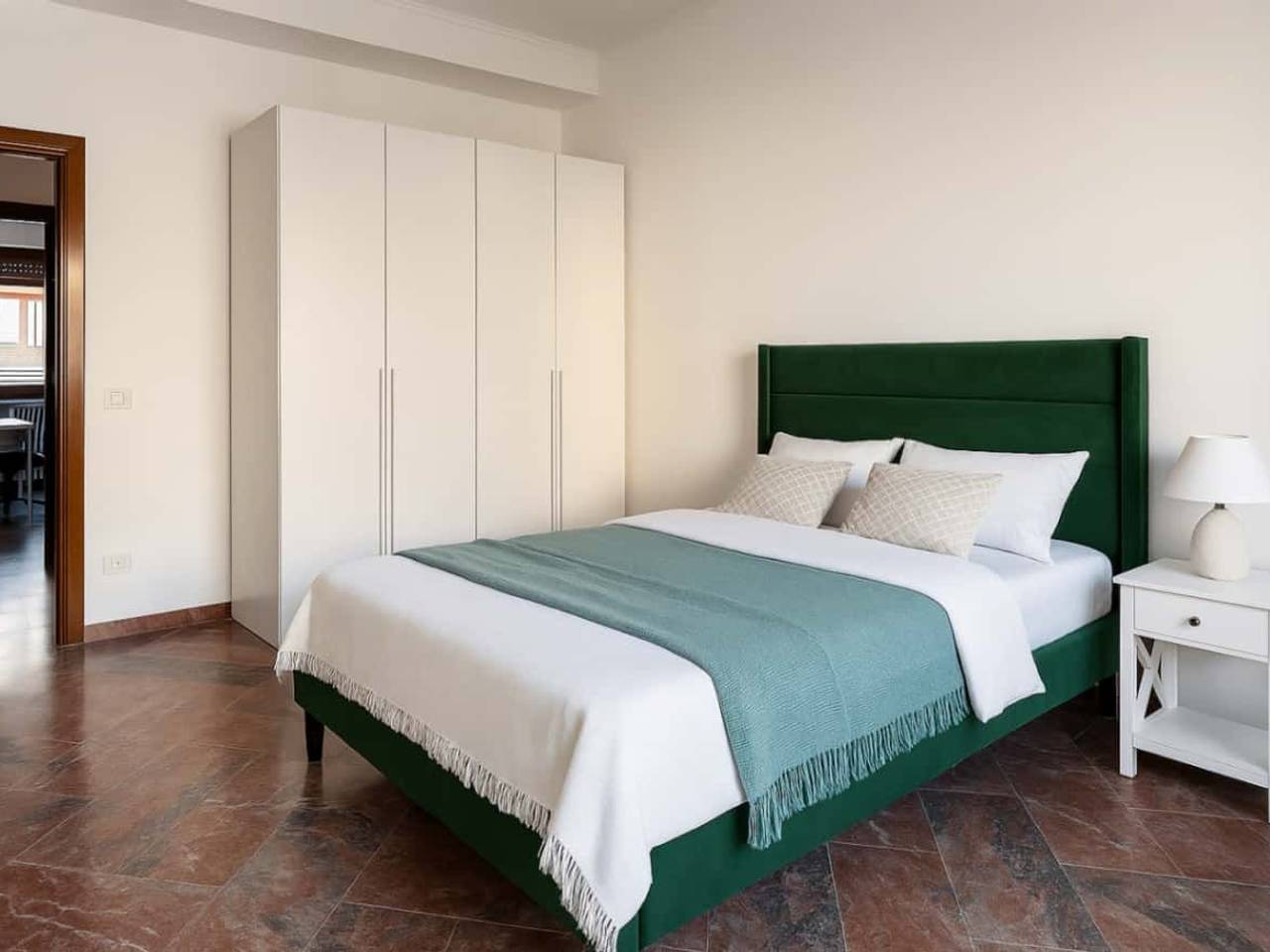 negozio in affitto a Roma in zona EUR