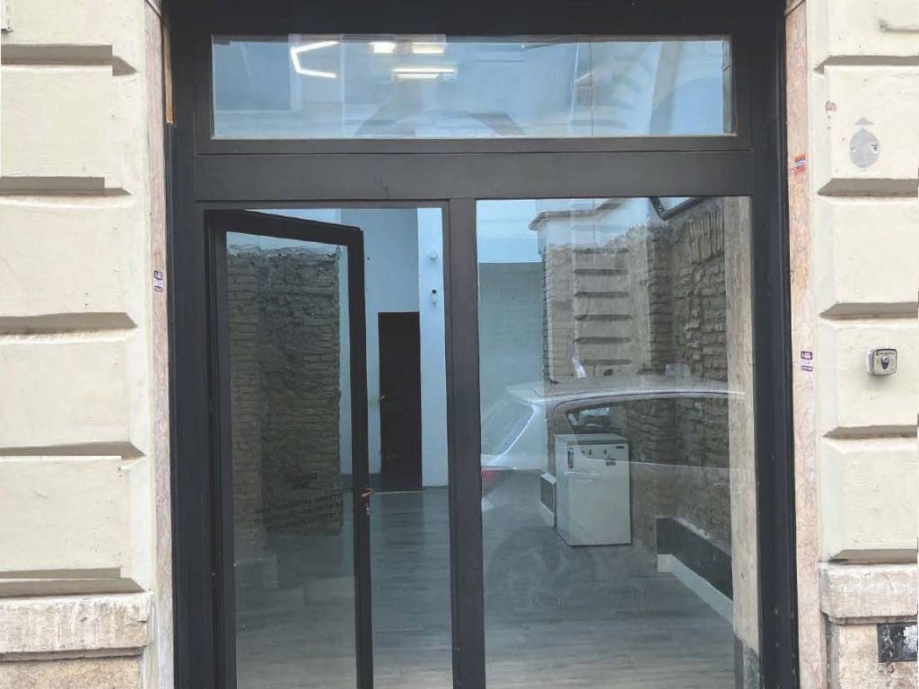 negozio in affitto a Roma in zona Rione Prati