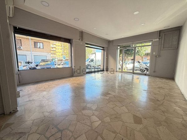 locale commerciale in affitto a Roma in zona Ostiense
