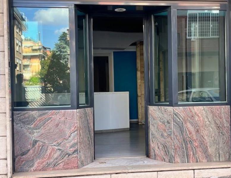 locale commerciale in affitto a Roma