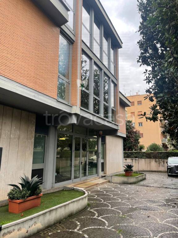 ufficio in affitto a Roma in zona EUR