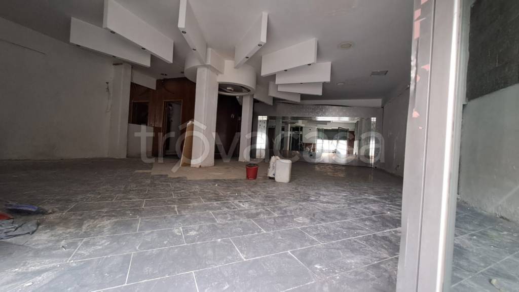 negozio in affitto a Roma in zona Rione Monti/Campitelli