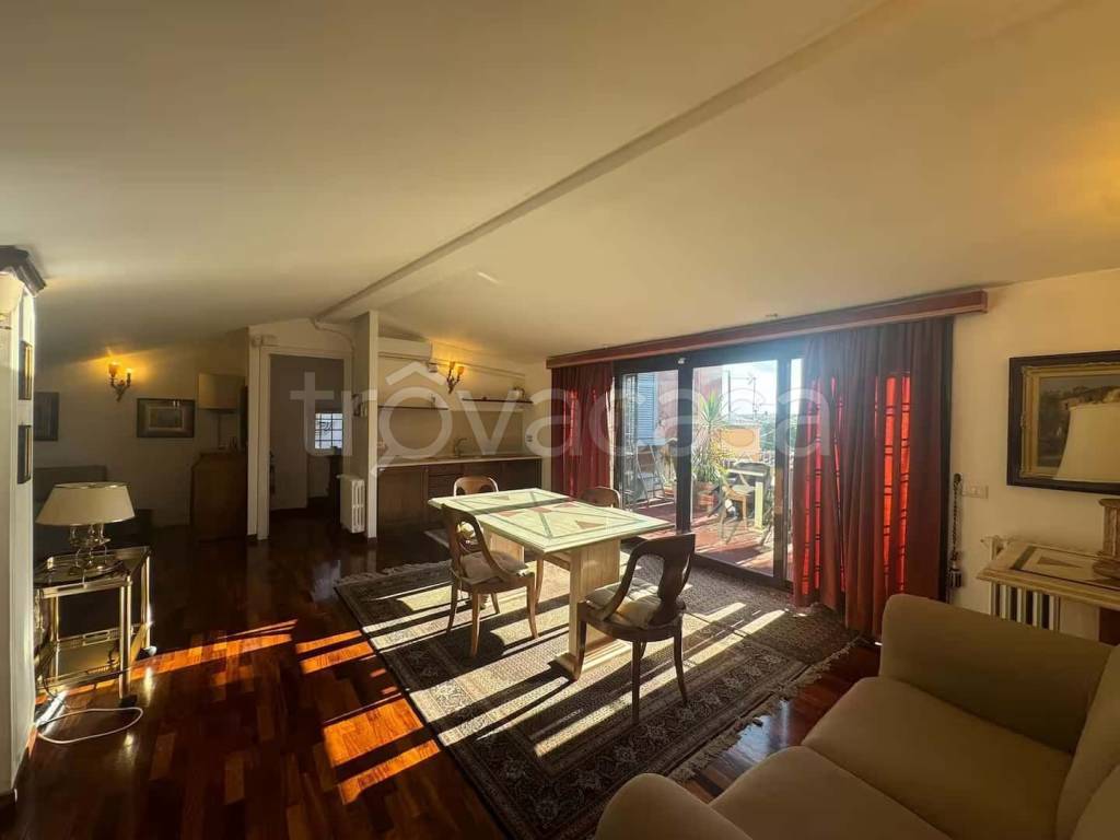 appartamento in affitto a Roma in zona Rione Monti/Campitelli