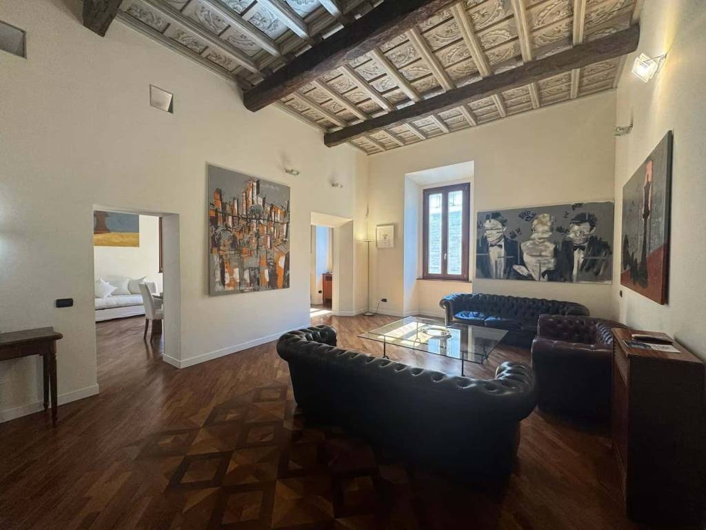 appartamento in affitto a Roma in zona Trevi-Colonna