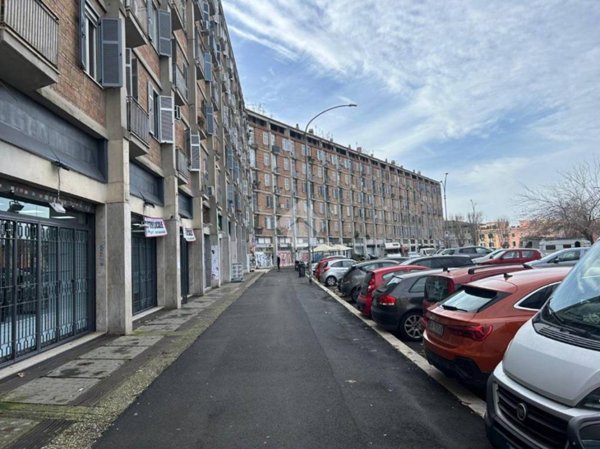 negozio in affitto a Roma in zona Appio Claudio