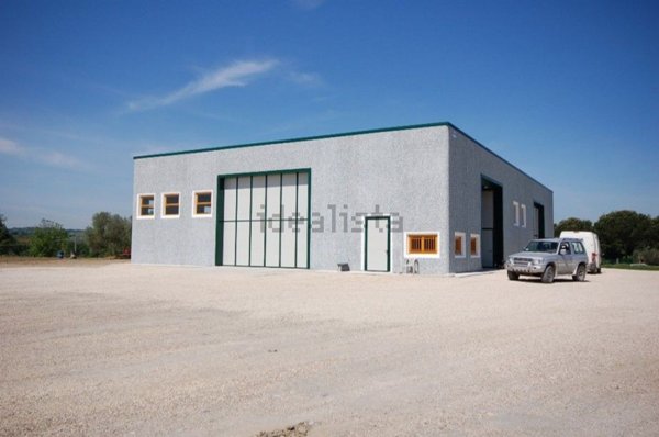 locale di sgombero in affitto a Roma