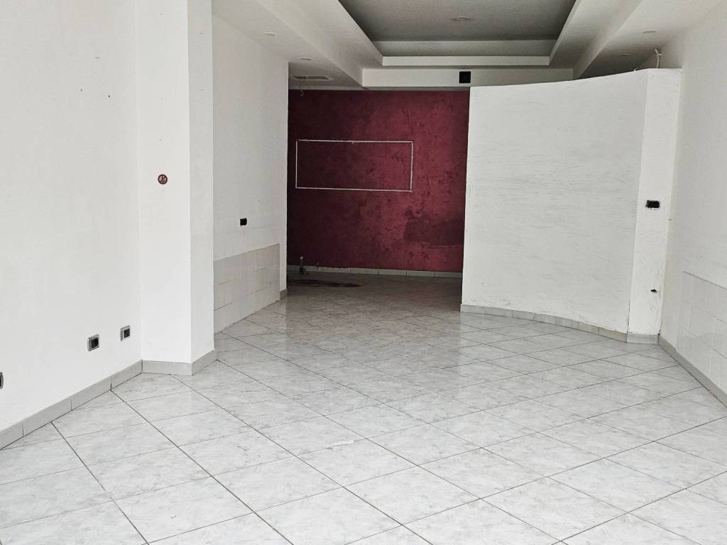 negozio in affitto a Roma in zona Ostia