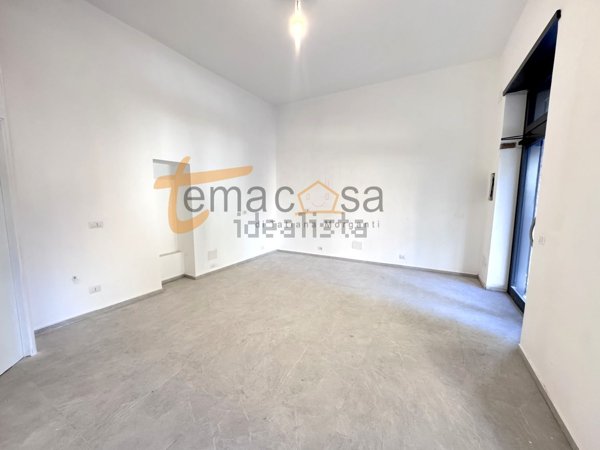 locale commerciale in affitto a Roma in zona Appio Latino