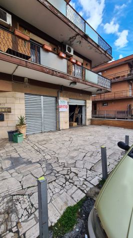 negozio in affitto a Roma in zona Borghesiana