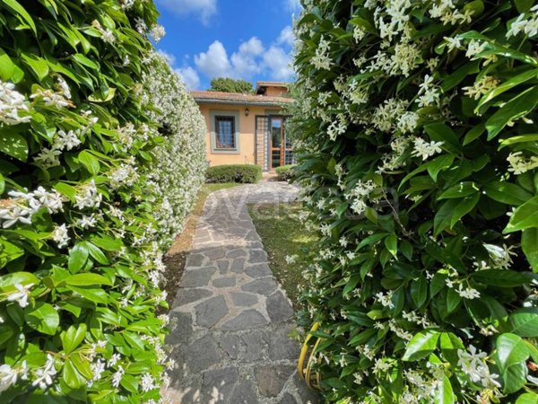 casa indipendente in affitto a Roma in zona Giuliano Dalmata