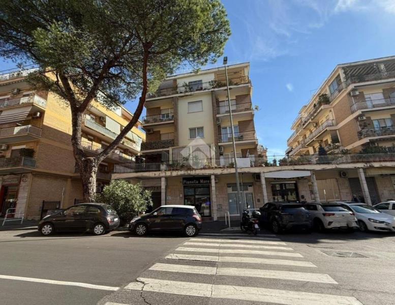 locale commerciale in affitto a Roma in zona Torrevecchia