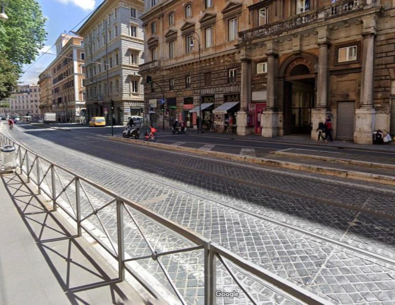 locale commerciale in affitto a Roma in zona Rione Regola