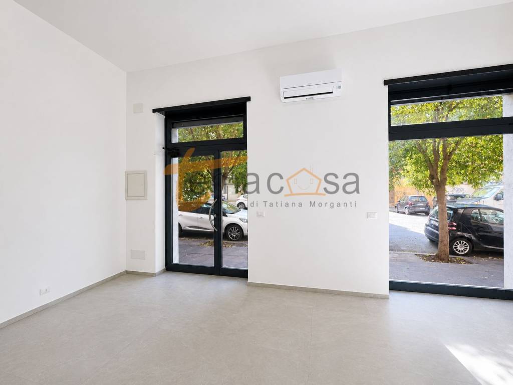 negozio in affitto a Roma in zona Appio Latino