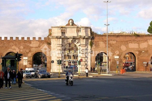 locale commerciale in affitto a Roma