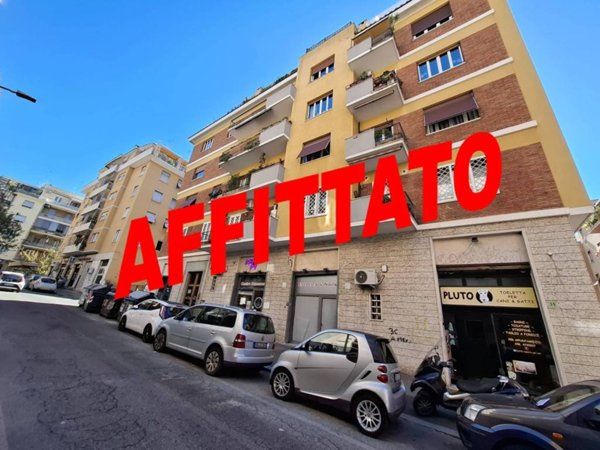 negozio in affitto a Roma in zona Appio Latino