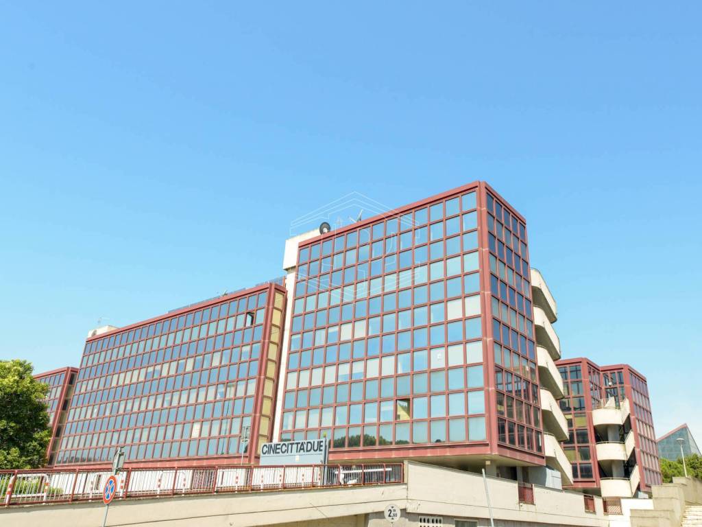 ufficio in affitto a Roma in zona Cinecittà