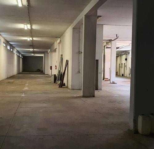 locale di sgombero in affitto a Roma in zona Torre Maura