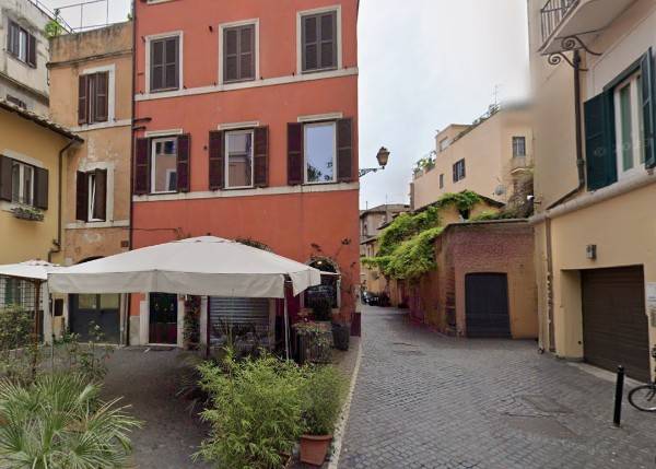 negozio in affitto a Roma in zona Trastevere