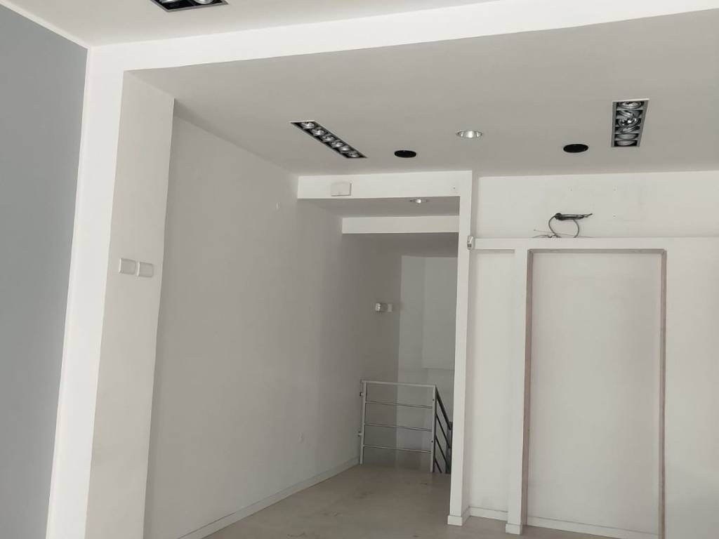 negozio in affitto a Roma