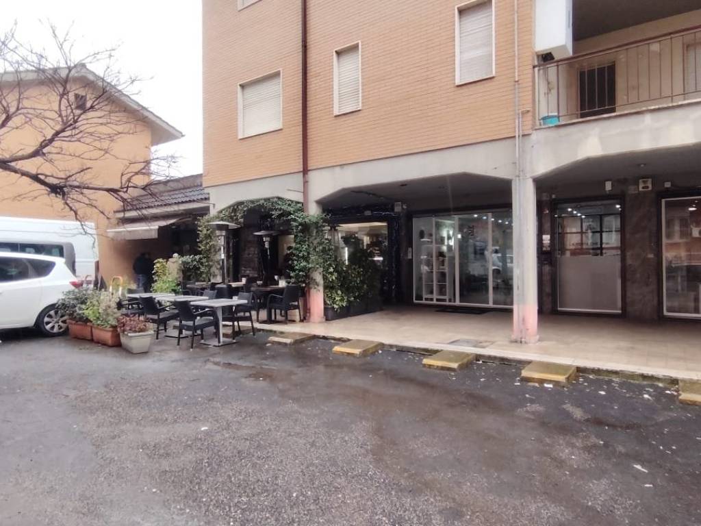 negozio in affitto a Roma in zona Torrione Cerquetta