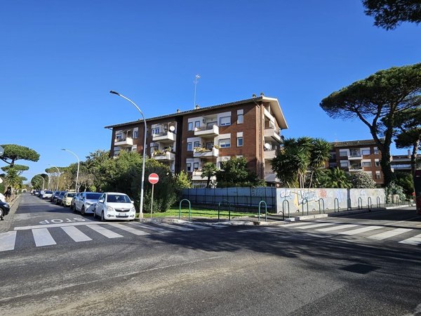 appartamento in affitto a Roma in zona Axa