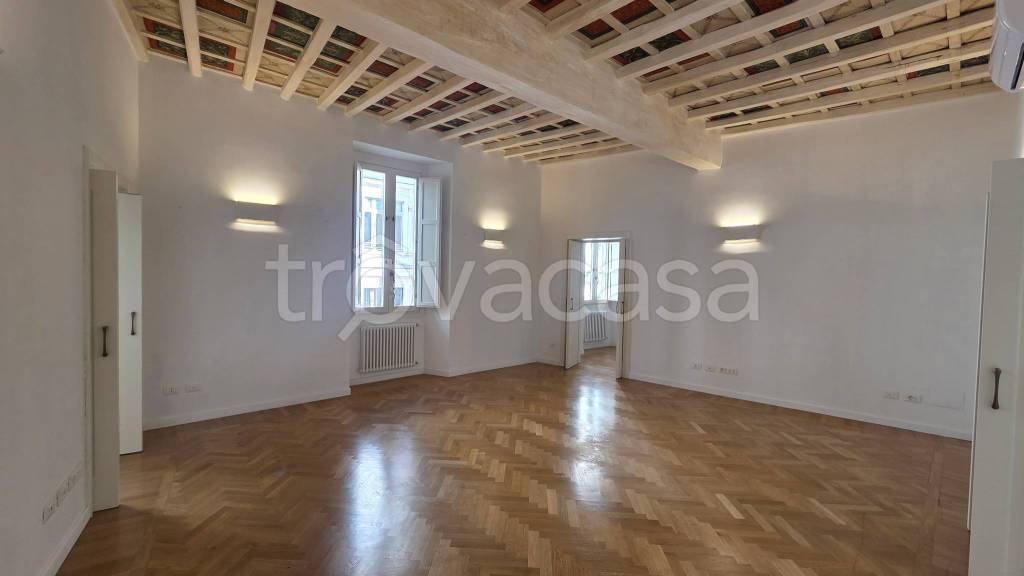 appartamento in affitto a Roma in zona Rione Regola