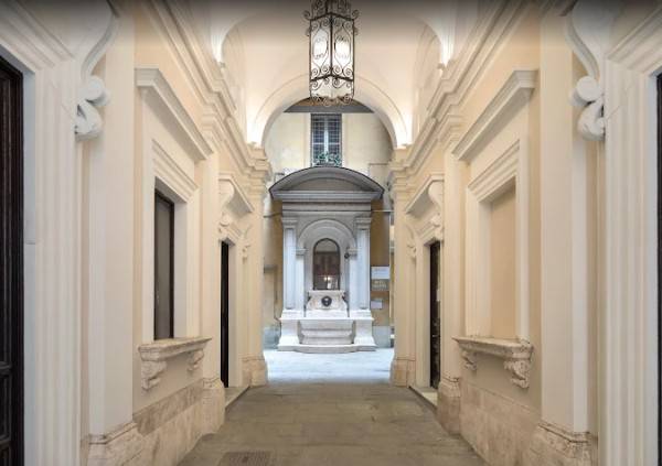 negozio in affitto a Roma in zona Rione Monti/Campitelli