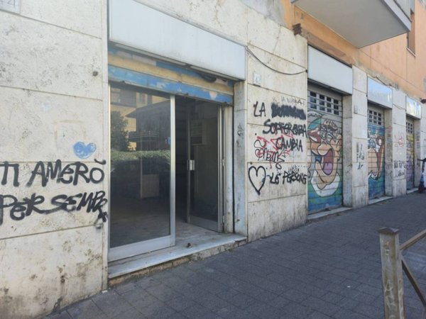 negozio in affitto a Roma in zona Torre Maura