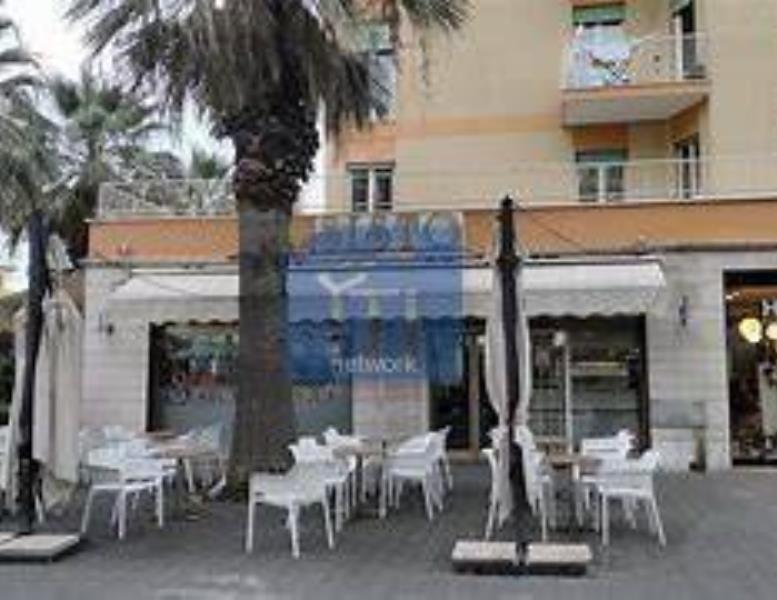 locale commerciale in affitto a Roma in zona Ostia