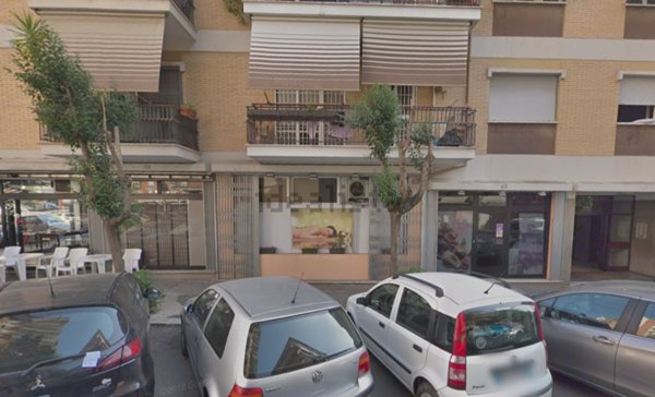 locale commerciale in affitto a Roma