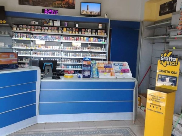 negozio in vendita a Roma in zona Olgiata