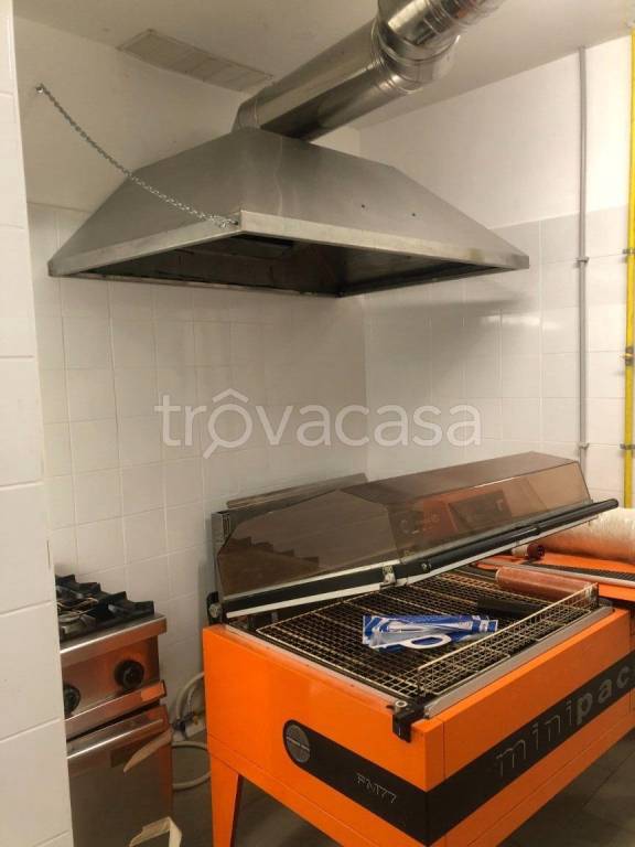 negozio in affitto a Roma in zona Ostia