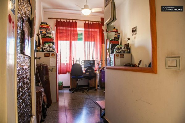 casa indipendente in affitto a Roma in zona Tuscolano