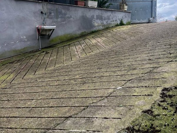 locale commerciale in affitto a Roma in zona Casal Morena