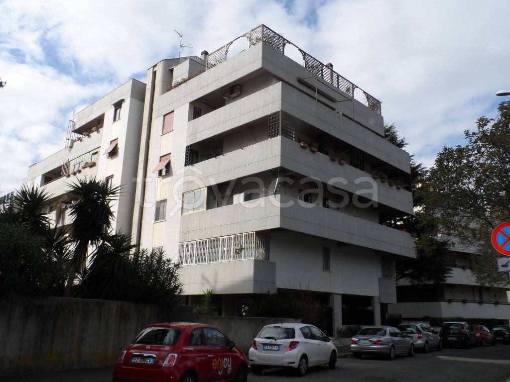appartamento in affitto a Roma in zona EUR