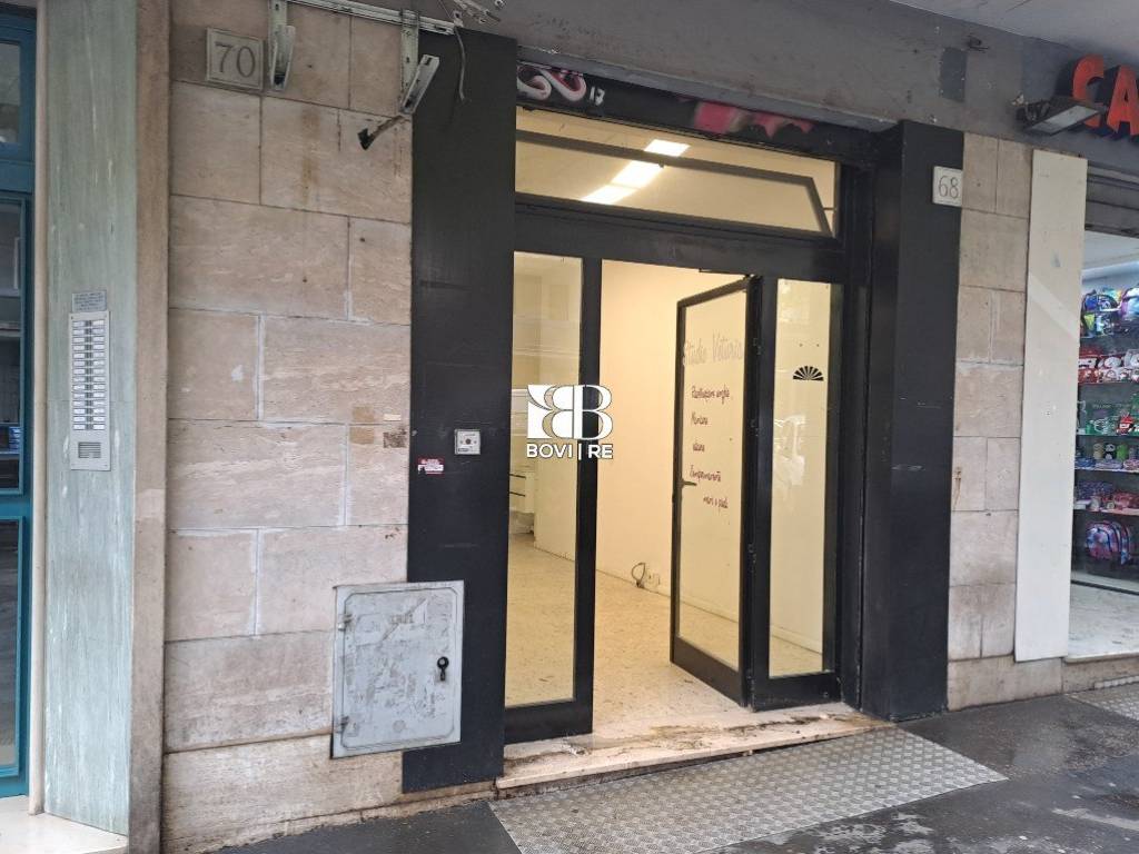 negozio in affitto a Roma in zona Appio Latino